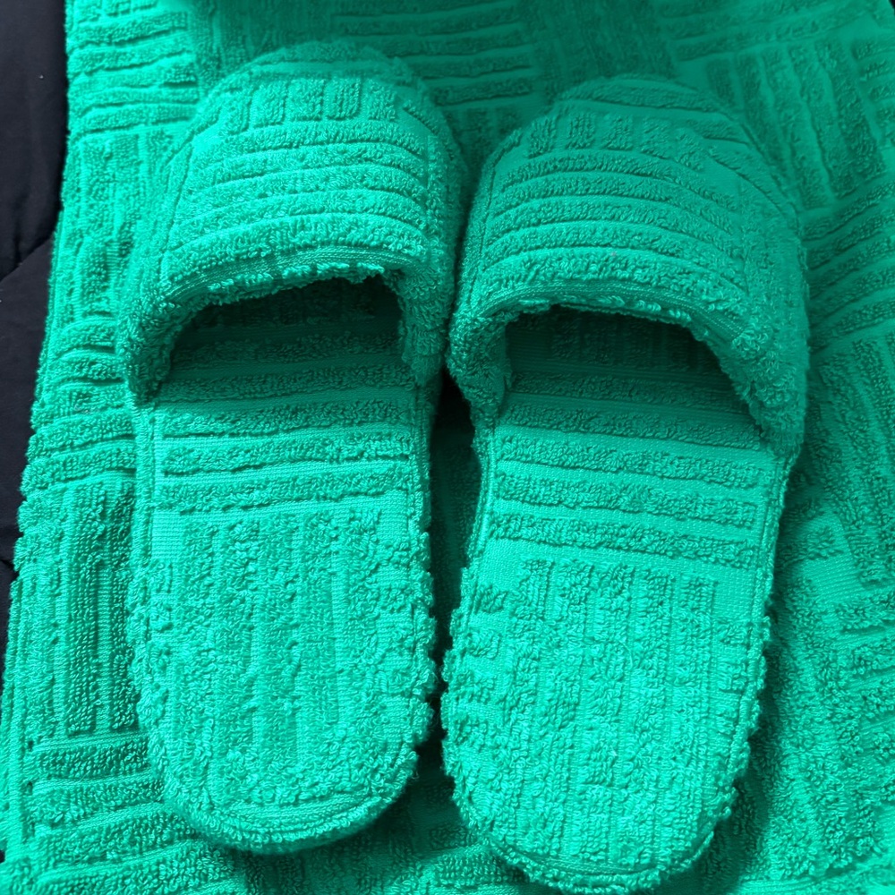 Bottega Veneta Green Women's Slippers